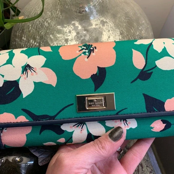 Authentic KATE SPADE Leather/canvas floral bifold large wallet - Picture 3 of 14